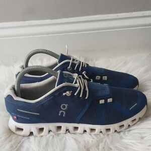 On Cloud Running Men's Cloud Sneakers in Navy and White